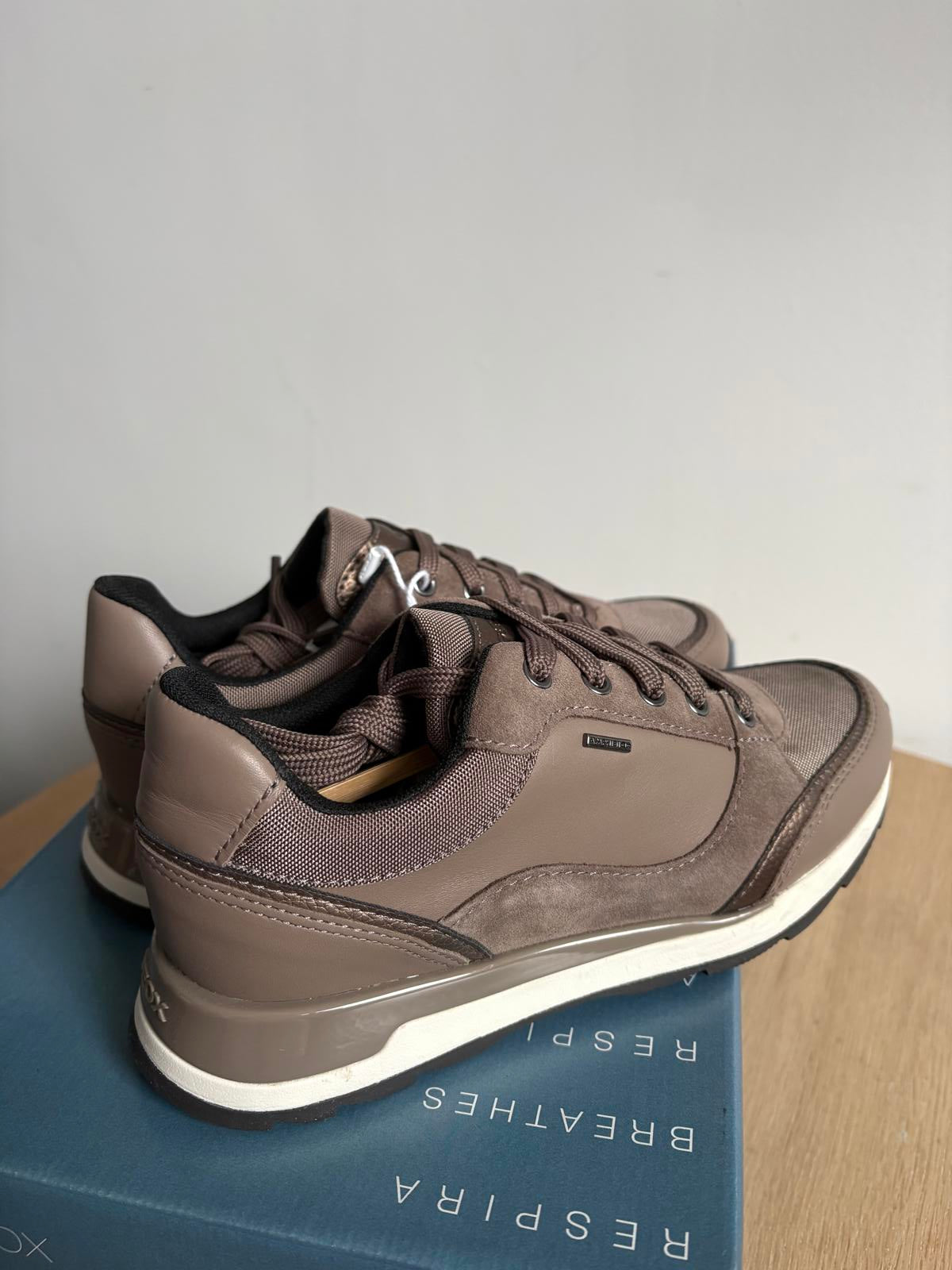 Geox taupe brown leather with suede detail Aneko trainers size UK 2.5/ EU 35