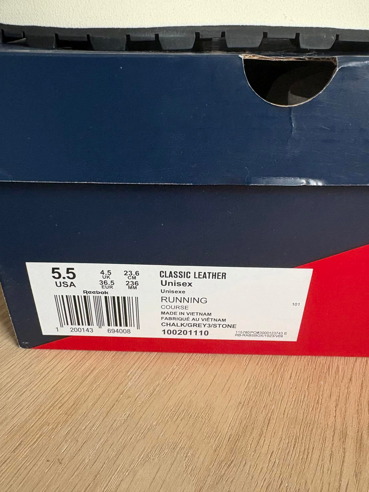 Reebok Classic Leather suede grey and white size UK 4.5