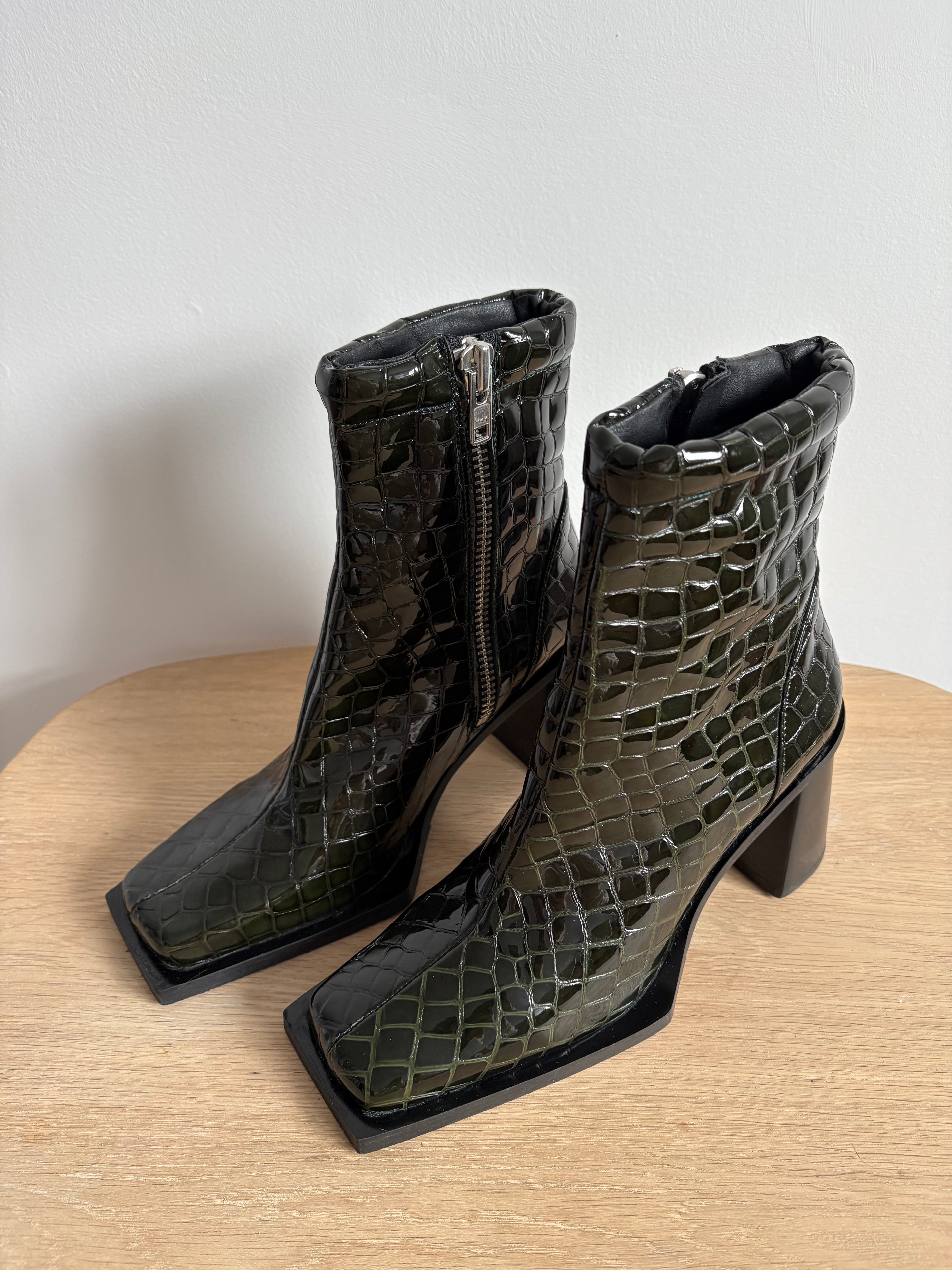 TOPSHOP block heel dark green patent leather textured ankle boots size 5