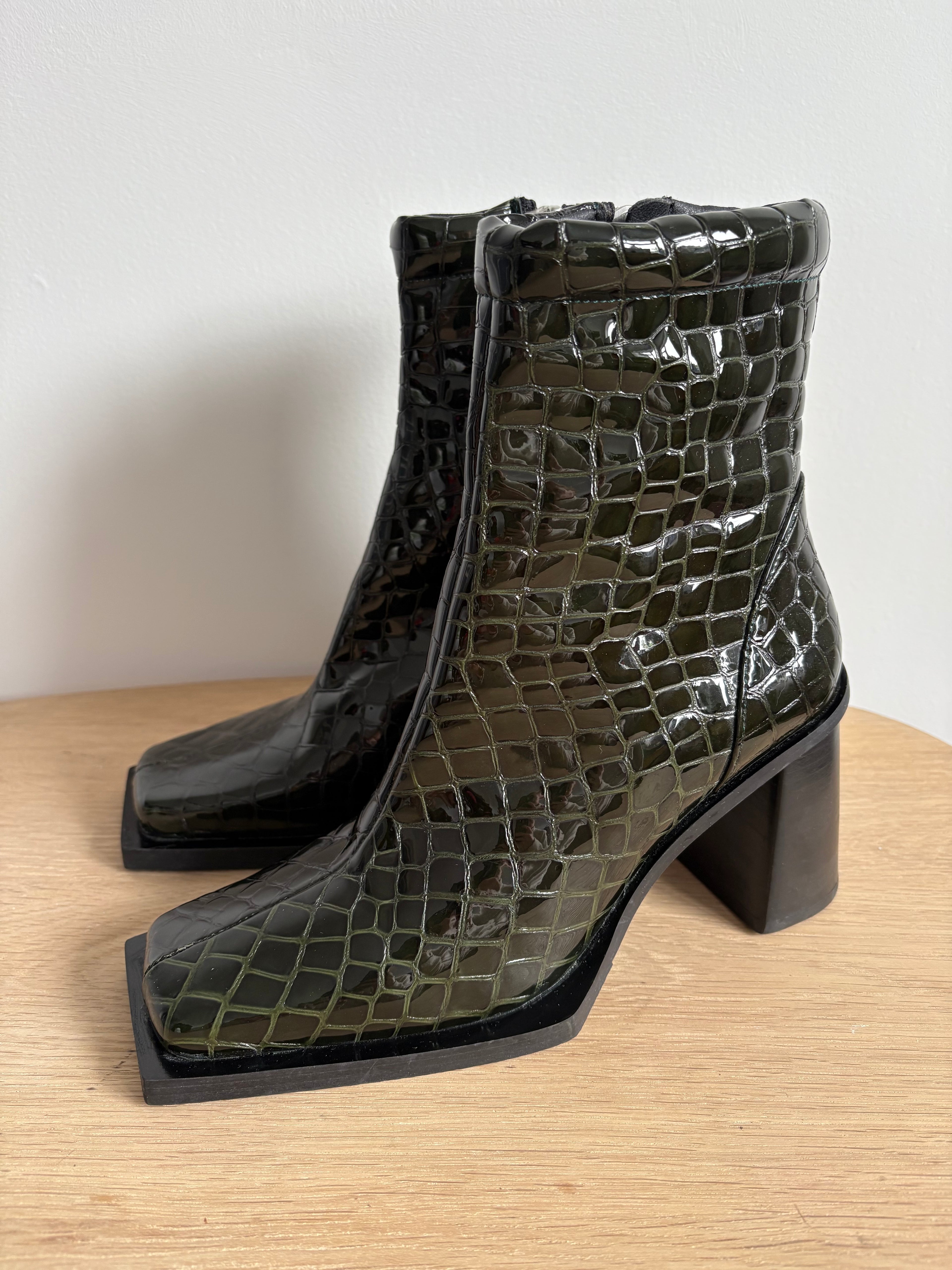 TOPSHOP block heel dark green patent leather textured ankle boots size 5